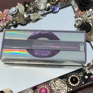 HUDA BEAUTY LIP STROBE METALLIC LIP GLOSS, MOODY